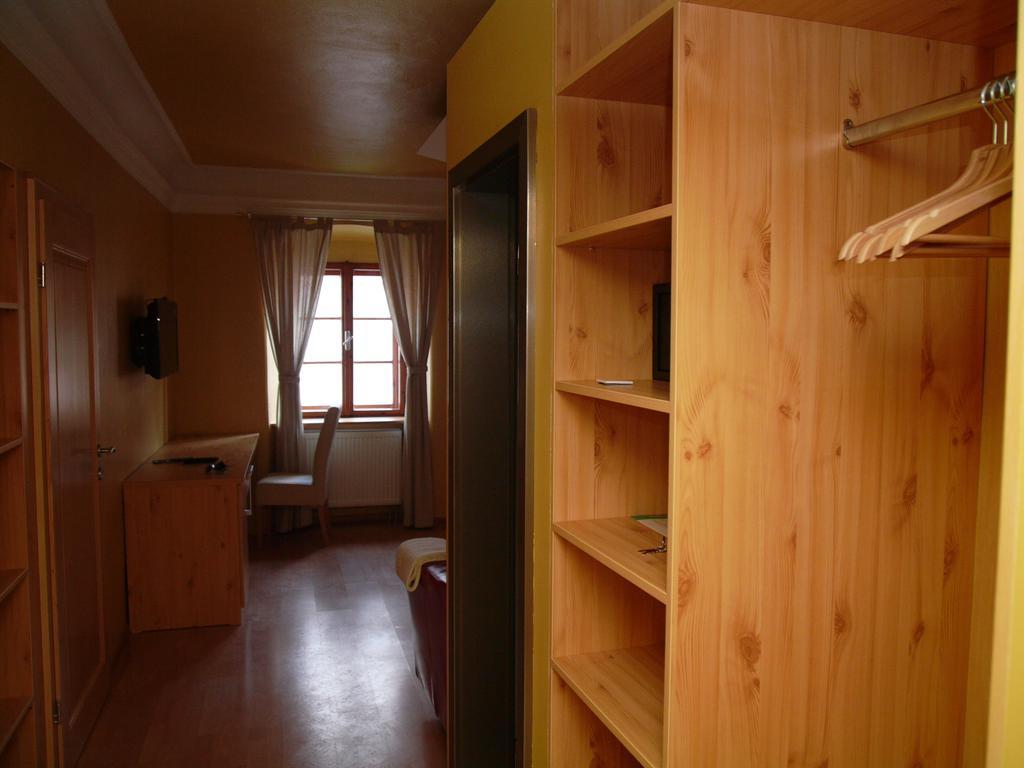 Apartments And Suites クレムニツァ 部屋 写真